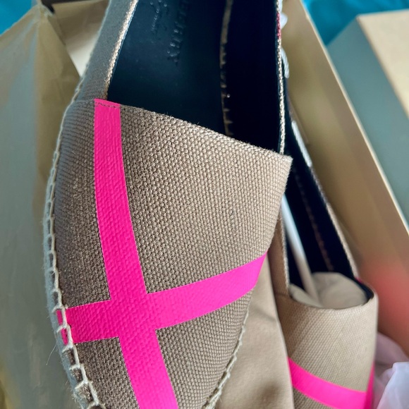 Brand New! Burberry Espadrilles - Picture 3 of 3